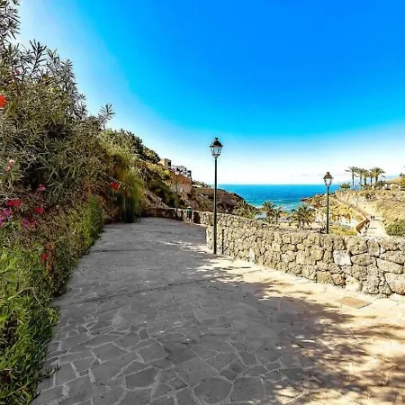 Charming In Adeje Near The Seabeach Apartment